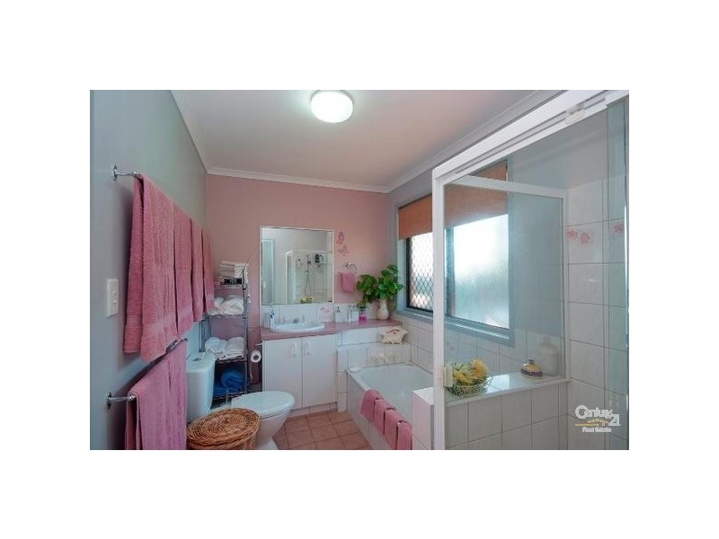 121 Glenvale Road, Newtown QLD 4350