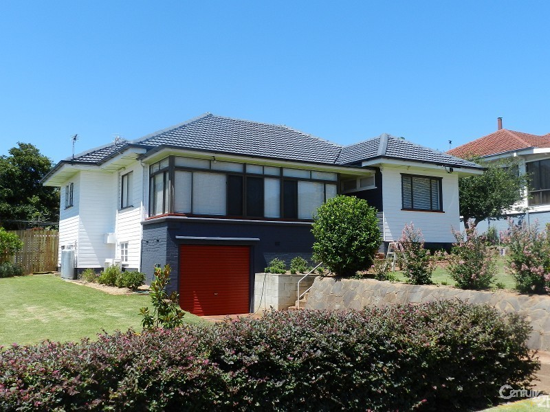 14 Cranley Street, South Toowoomba QLD 4350