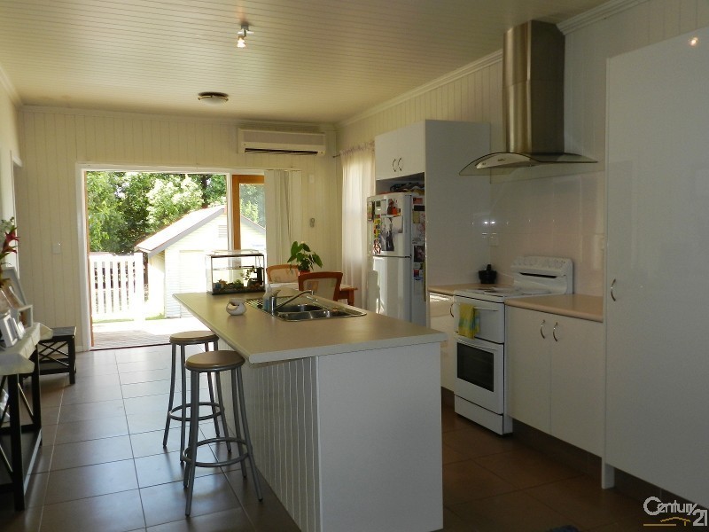 15 Park Street, Wilsonton QLD 4350