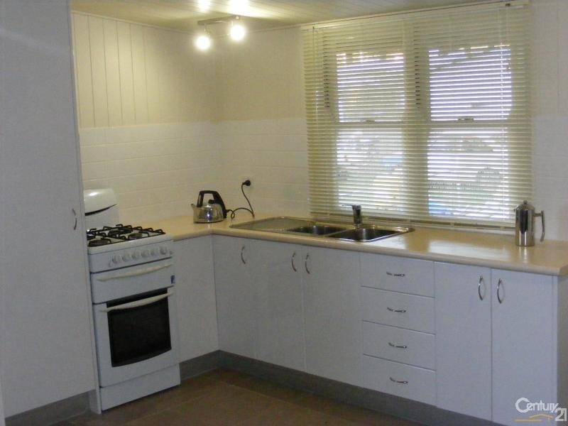 22 Tighe Street, Newtown QLD 4350