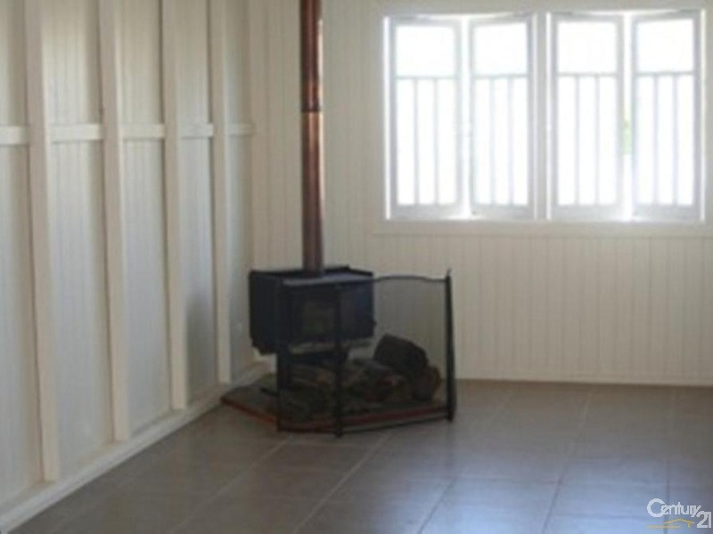 22 Tighe Street, Newtown QLD 4350