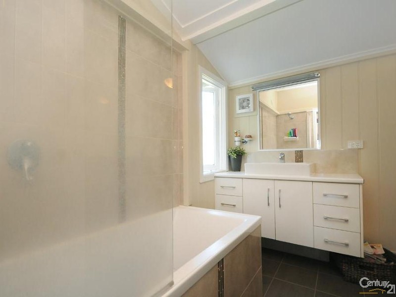 3 Empress Street, Centenary Heights QLD 4350