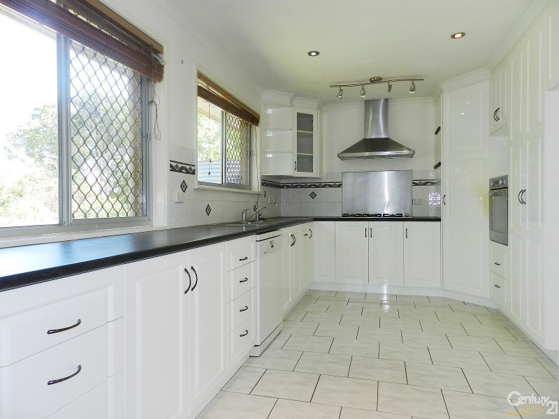 6 Rowbotham Street, Rangeville QLD 4350