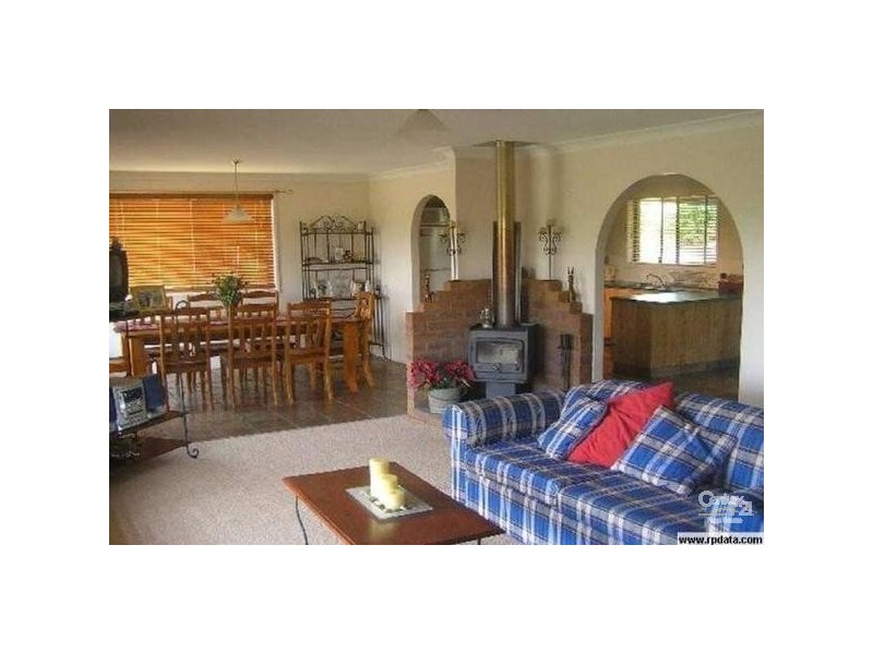 16 Hillview Crescent, Gowrie Junction QLD 4352