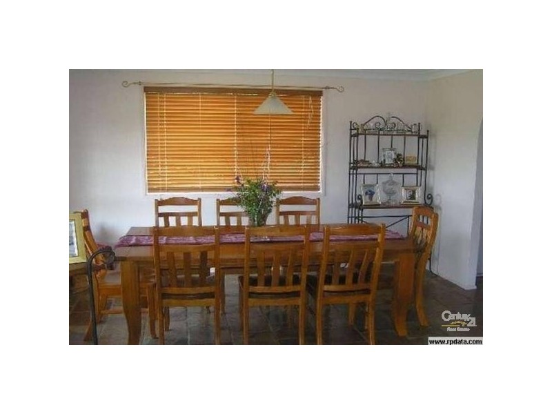 16 Hillview Crescent, Gowrie Junction QLD 4352