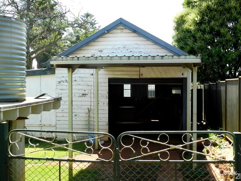 26 Lloyd Street, Harristown QLD 4350