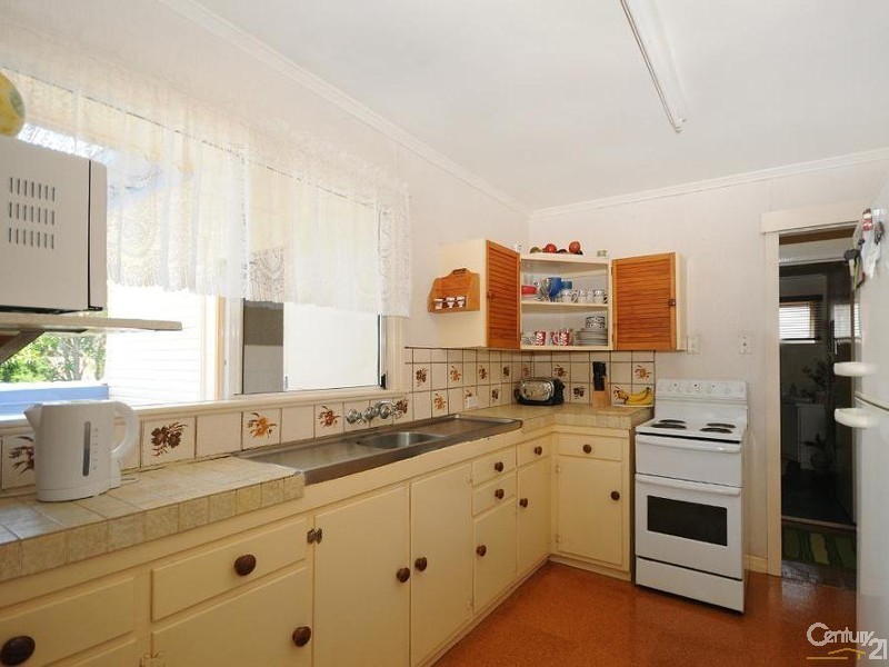 34 Hoey Street, Kearneys Spring QLD 4350