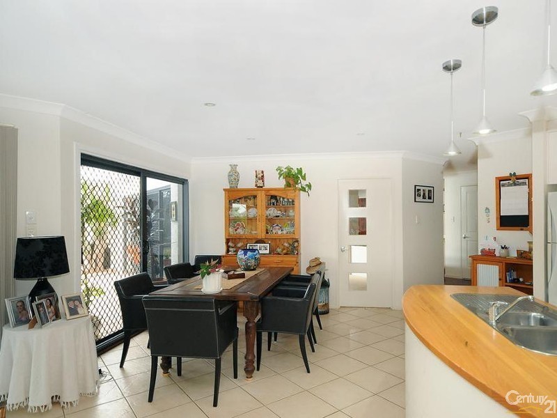 95 Spring Street, Middle Ridge QLD 4350