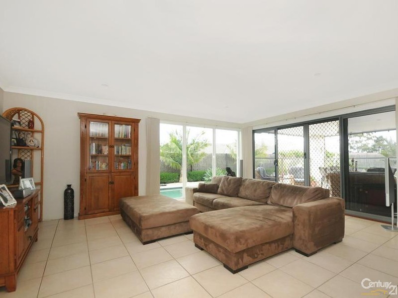 95 Spring Street, Middle Ridge QLD 4350