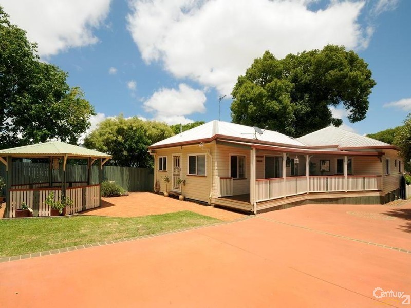 38 Llewellyn Street, Centenary Heights QLD 4350