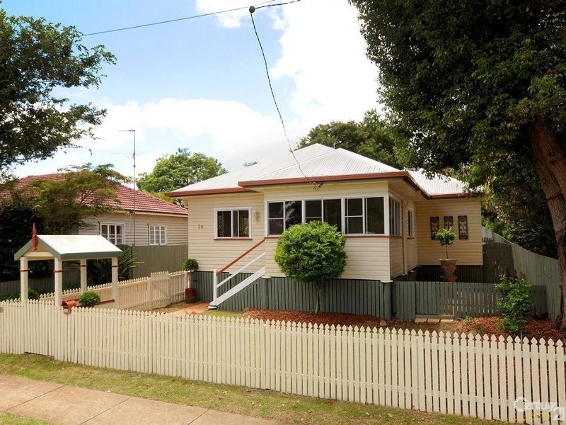 38 Llewellyn Street, Centenary Heights QLD 4350