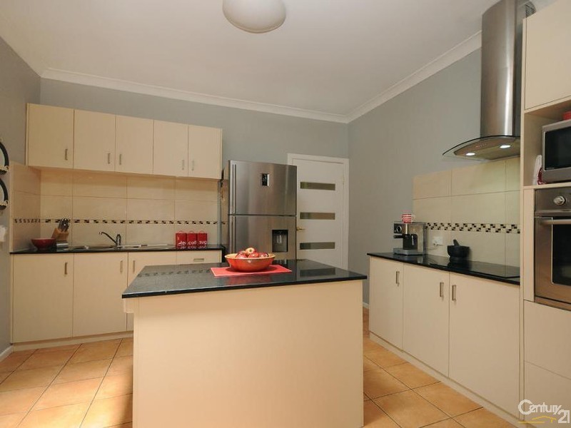 38 Llewellyn Street, Centenary Heights QLD 4350