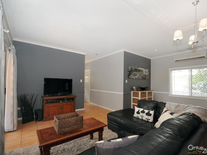 38 Llewellyn Street, Centenary Heights QLD 4350