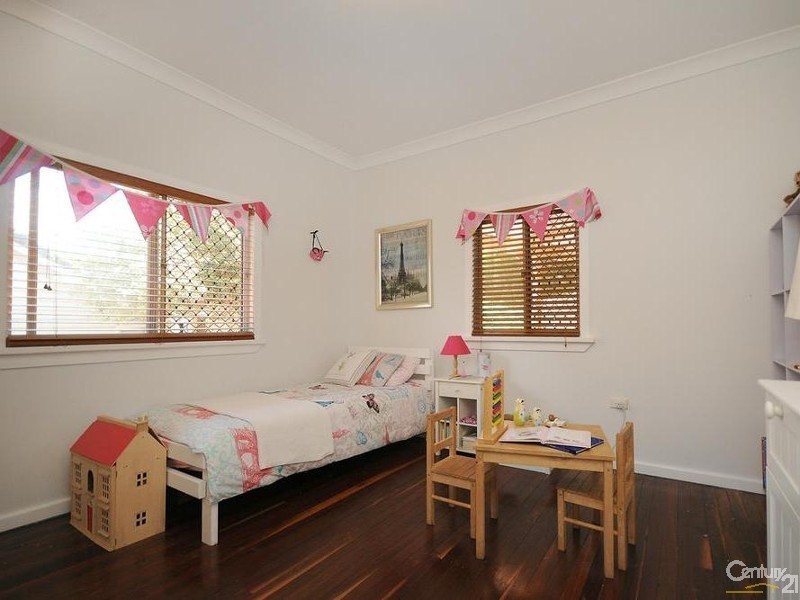 38 Llewellyn Street, Centenary Heights QLD 4350