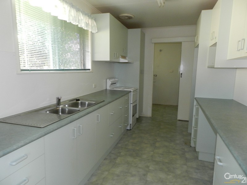 13 Trousdell Court, Rockville QLD 4350