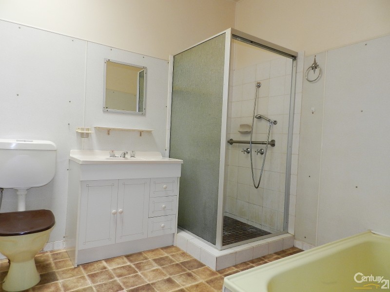 32 James Street, Rangeville QLD 4350