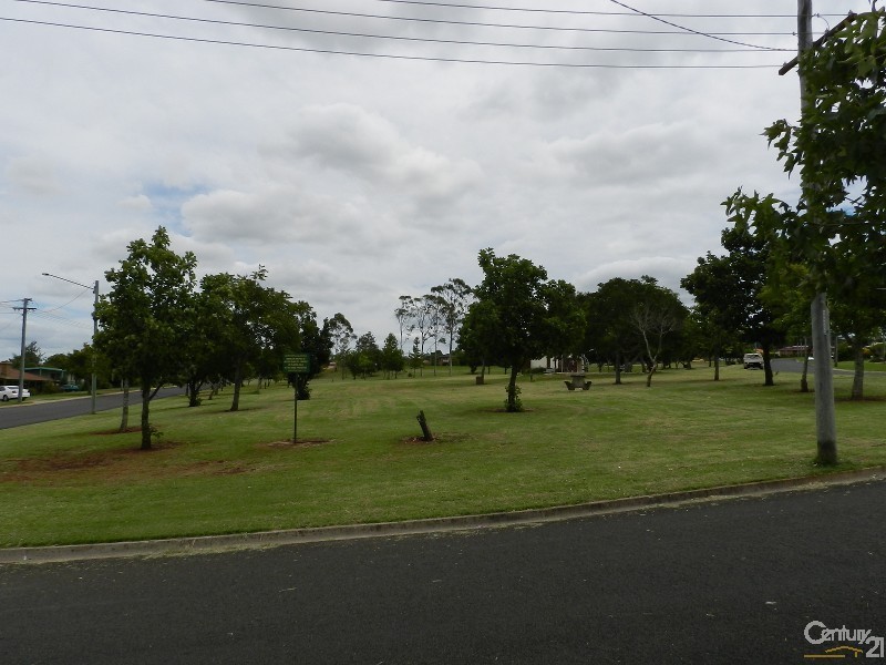 18 Arrowfield Street, Wilsonton QLD 4350
