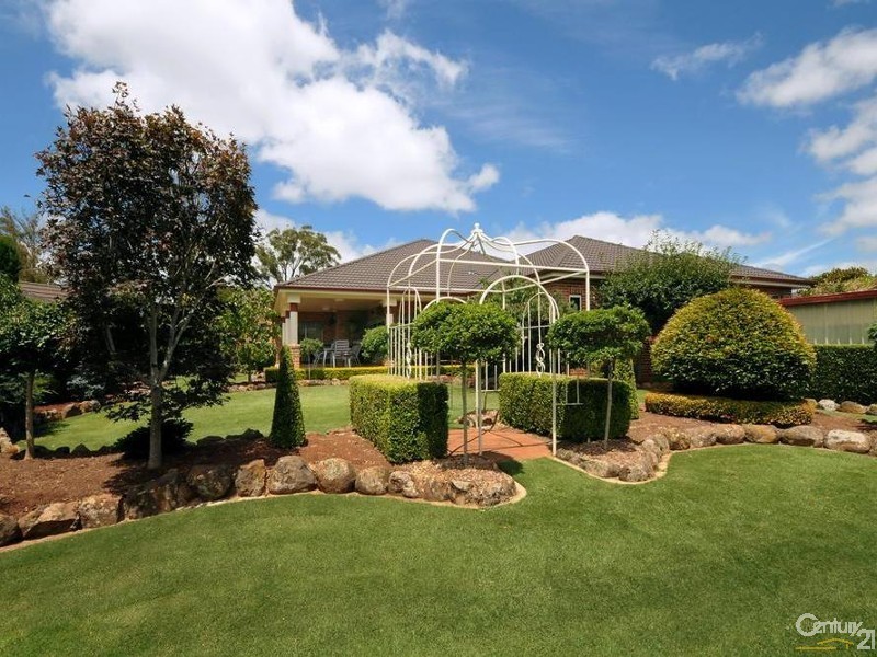 11 Montclair Close, Middle Ridge QLD 4350