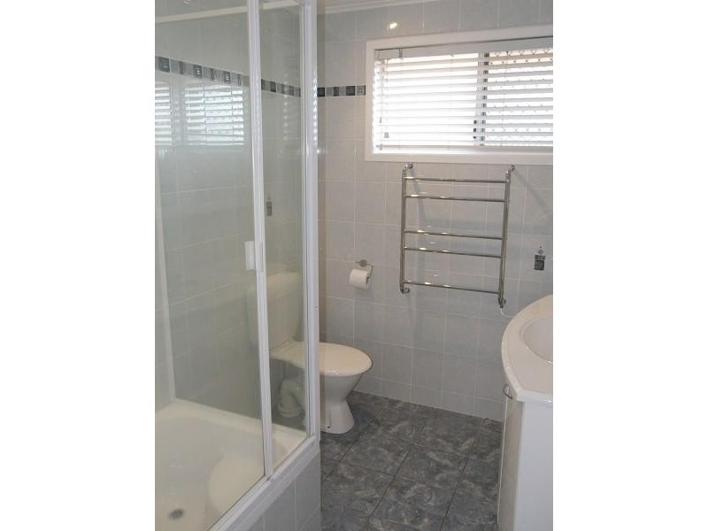 3 Raelyn Street, Centenary Heights QLD 4350