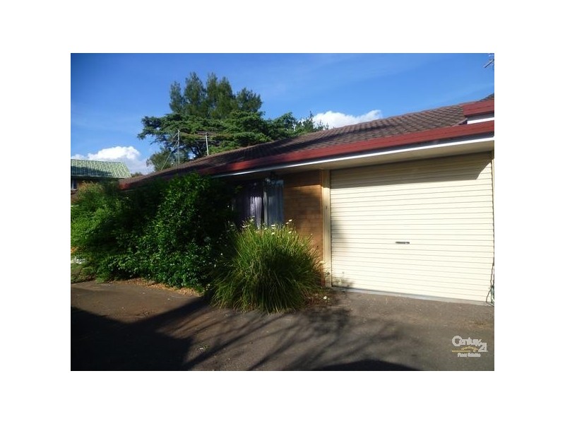 2/372  Tor Street, Newtown QLD 4350