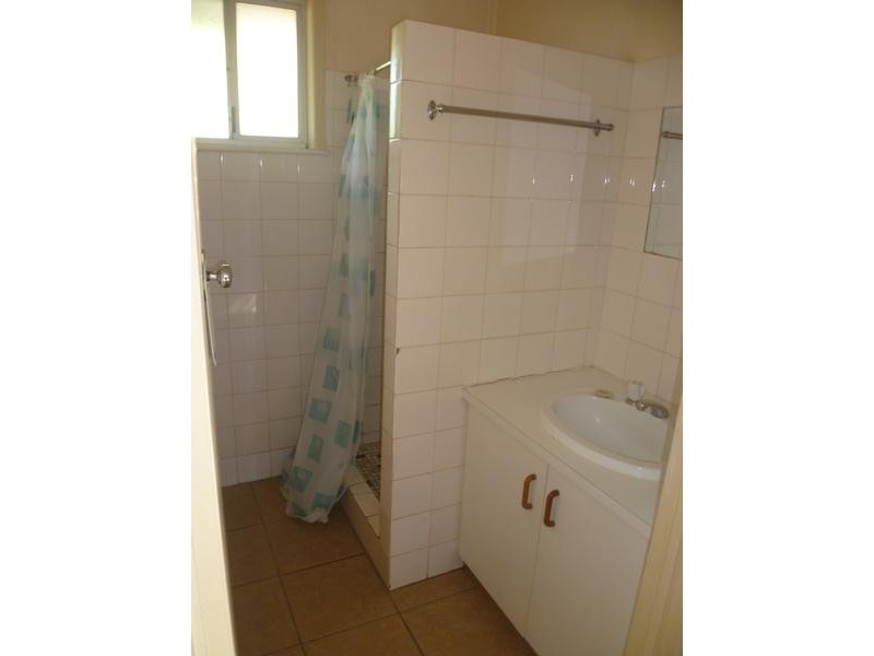 2/372  Tor Street, Newtown QLD 4350