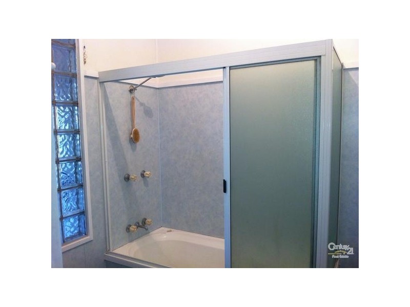 74C Mackenzie Street, Mount Lofty QLD 4350