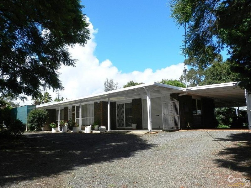 7 Plaza Circle, Highfields QLD 4352