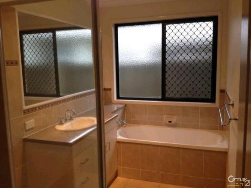 16 Beardsworth Court, Middle Ridge QLD 4350