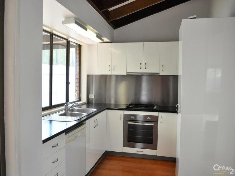 8 Gordon Crescent, Withcott QLD 4352