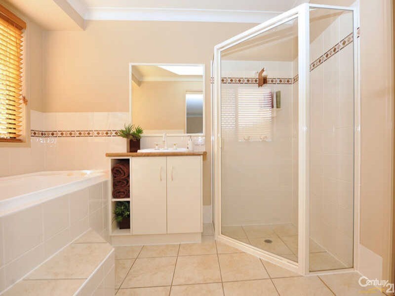 22 Bridget Court, Middle Ridge QLD 4350