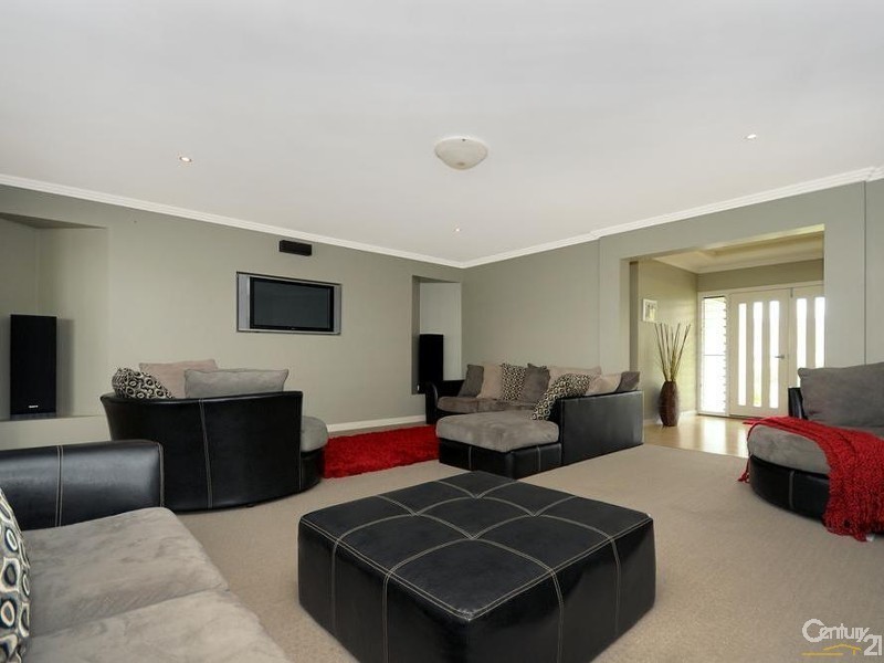 20 Thyme Court, Hodgson Vale QLD 4352