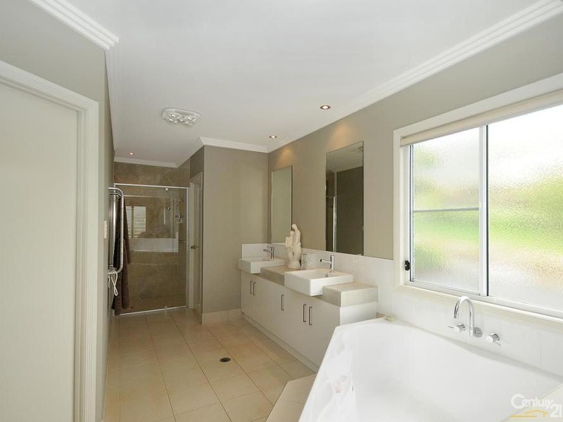 20 Thyme Court, Hodgson Vale QLD 4352