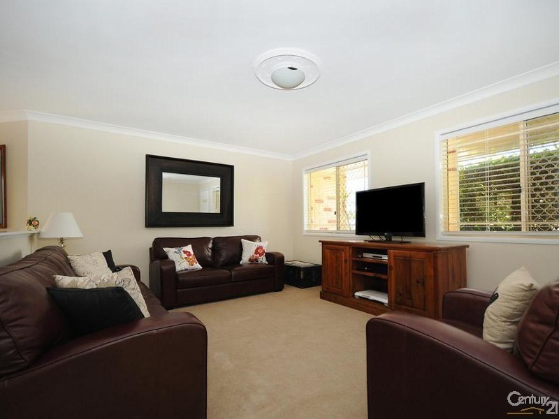 4 Bouganvillea Drive, Middle Ridge QLD 4350