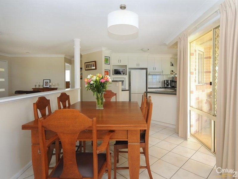 4 Bouganvillea Drive, Middle Ridge QLD 4350