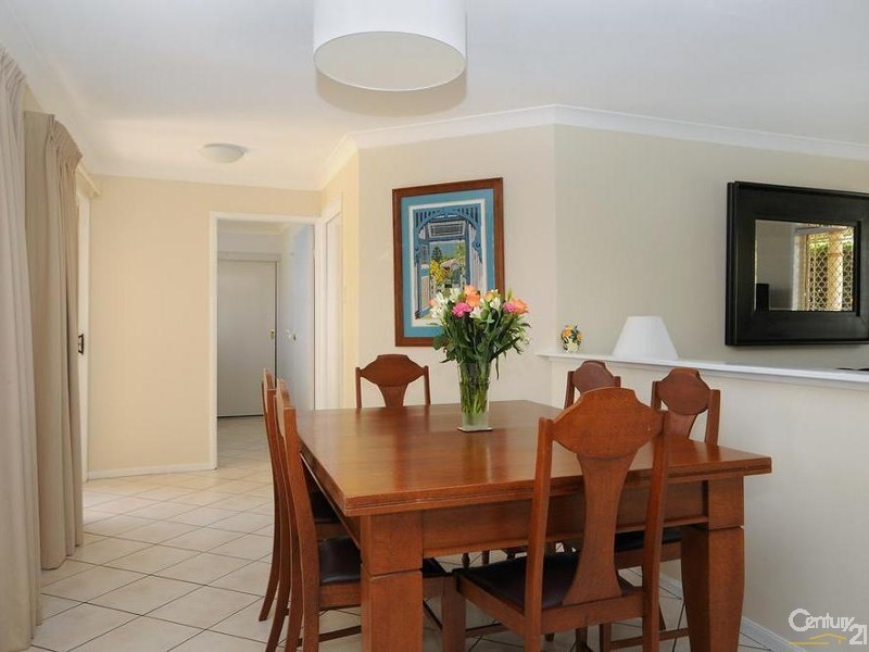 4 Bouganvillea Drive, Middle Ridge QLD 4350