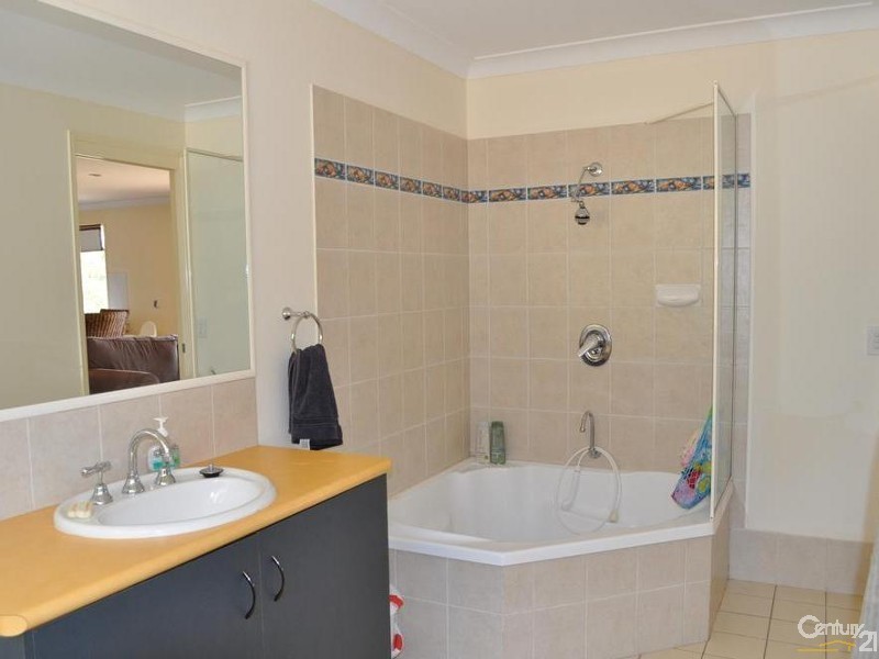 2 Hoods Road, Upper Lockyer via, Murphys Creek QLD 4352