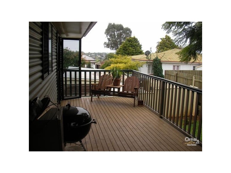 4 Monash Lane, Newtown QLD 4350