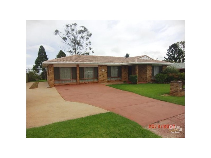 41 Arabian Street, Harristown QLD 4350