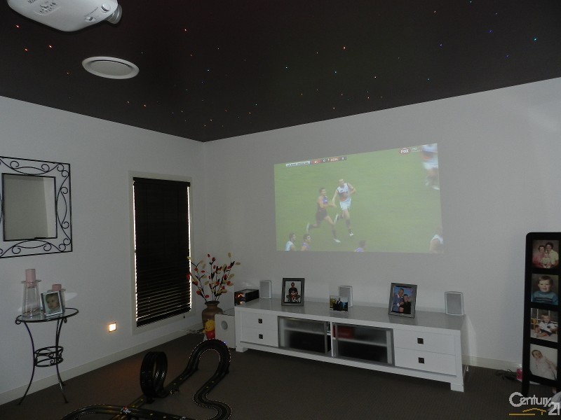 5 Beardsworth Court, Middle Ridge QLD 4350