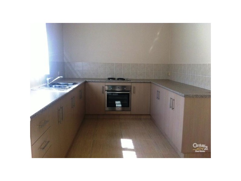 2/4 Creek Street, East Toowoomba QLD 4350