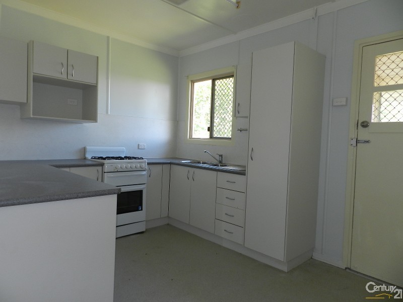 20 Walsh Street, Harlaxton QLD 4350