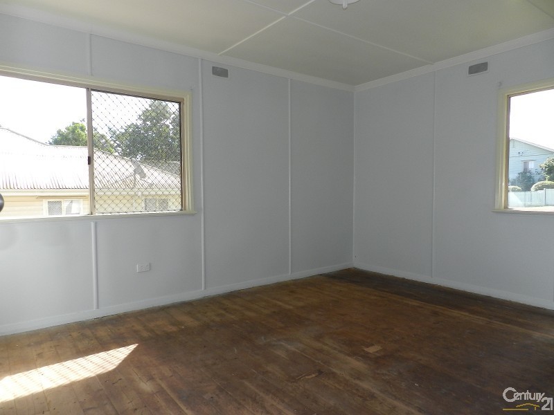 20 Walsh Street, Harlaxton QLD 4350