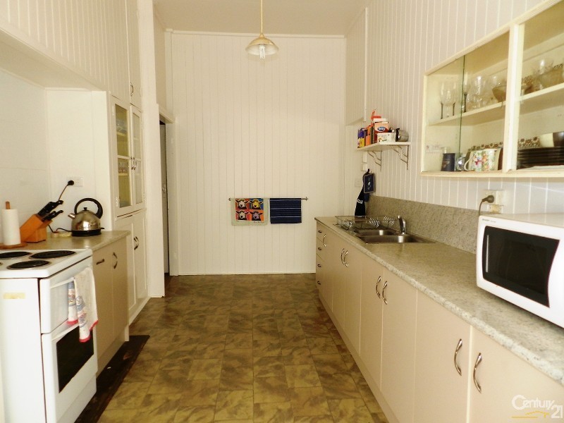 97 Ruthven Street, Harlaxton QLD 4350