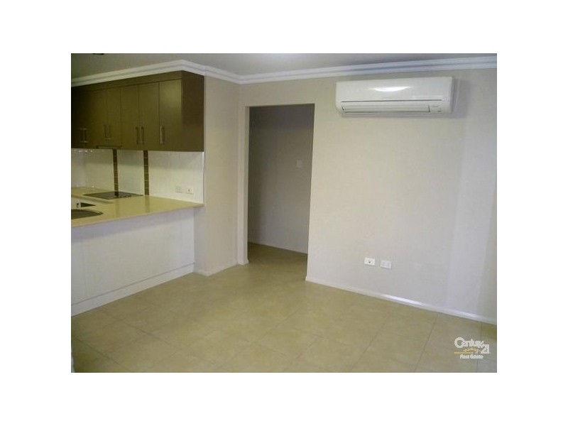 1/11 Boxsall Street, Newtown QLD 4350