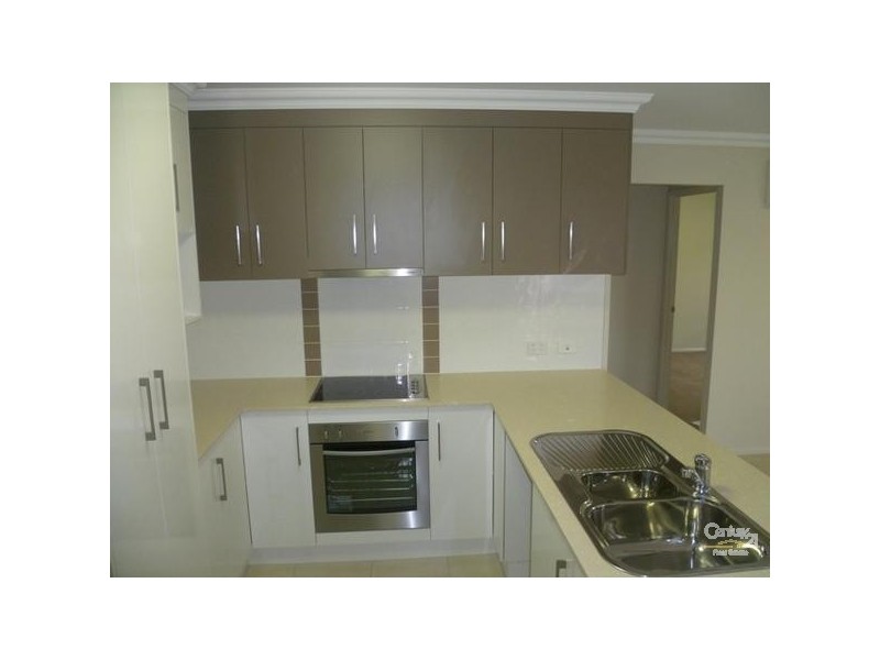 1/11 Boxsall Street, Newtown QLD 4350