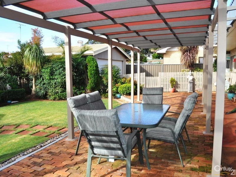 15 Orchid Street, Centenary Heights QLD 4350