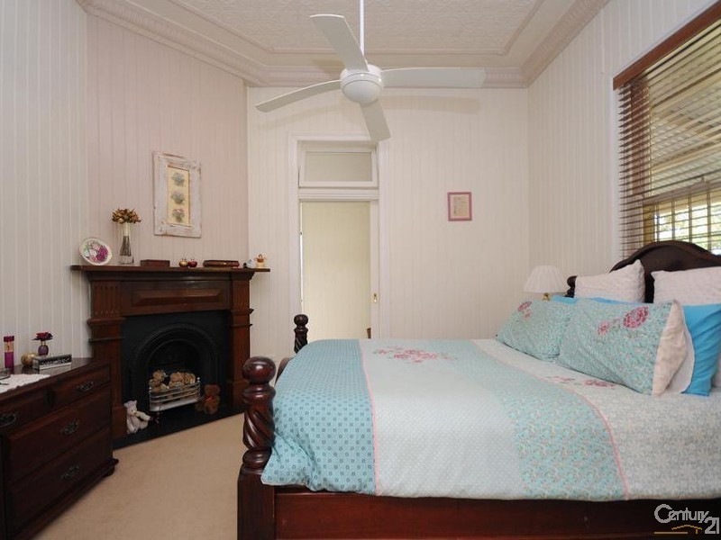 11 Ascot Street, Newtown QLD 4350