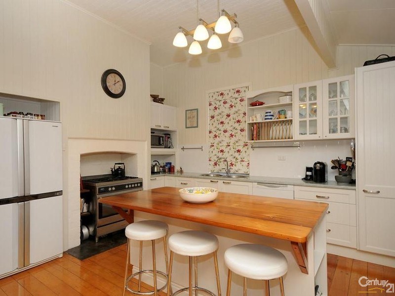 11 Ascot Street, Newtown QLD 4350