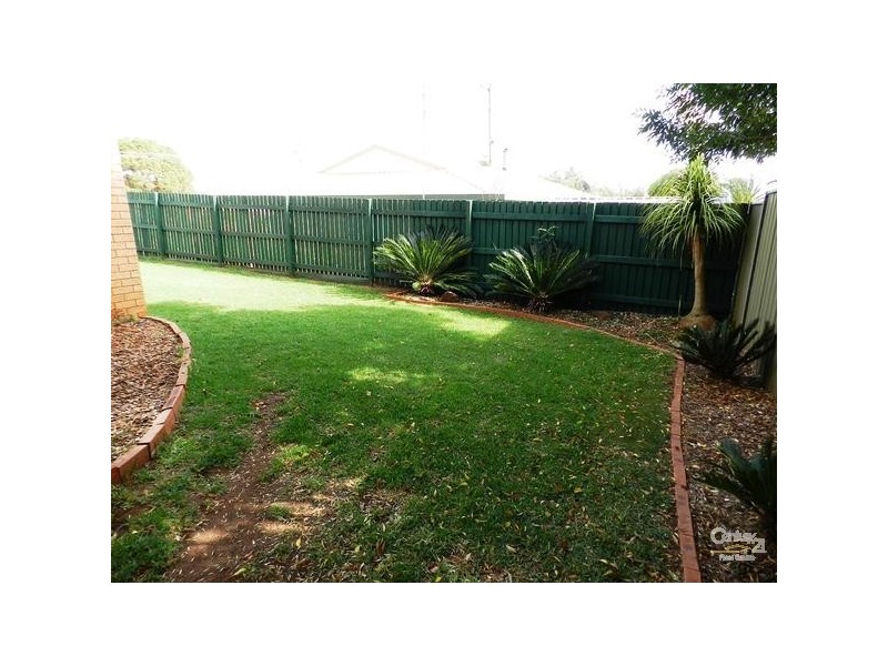 2/4 Maplewood Drive, Darling Heights QLD 4350