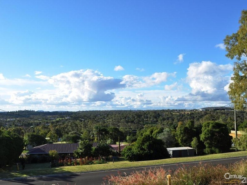 18 Kookaburra Court, Glenvale QLD 4350